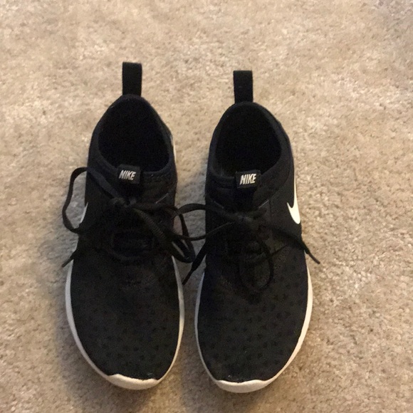 Nike Shoes - Black Nike Sneakers